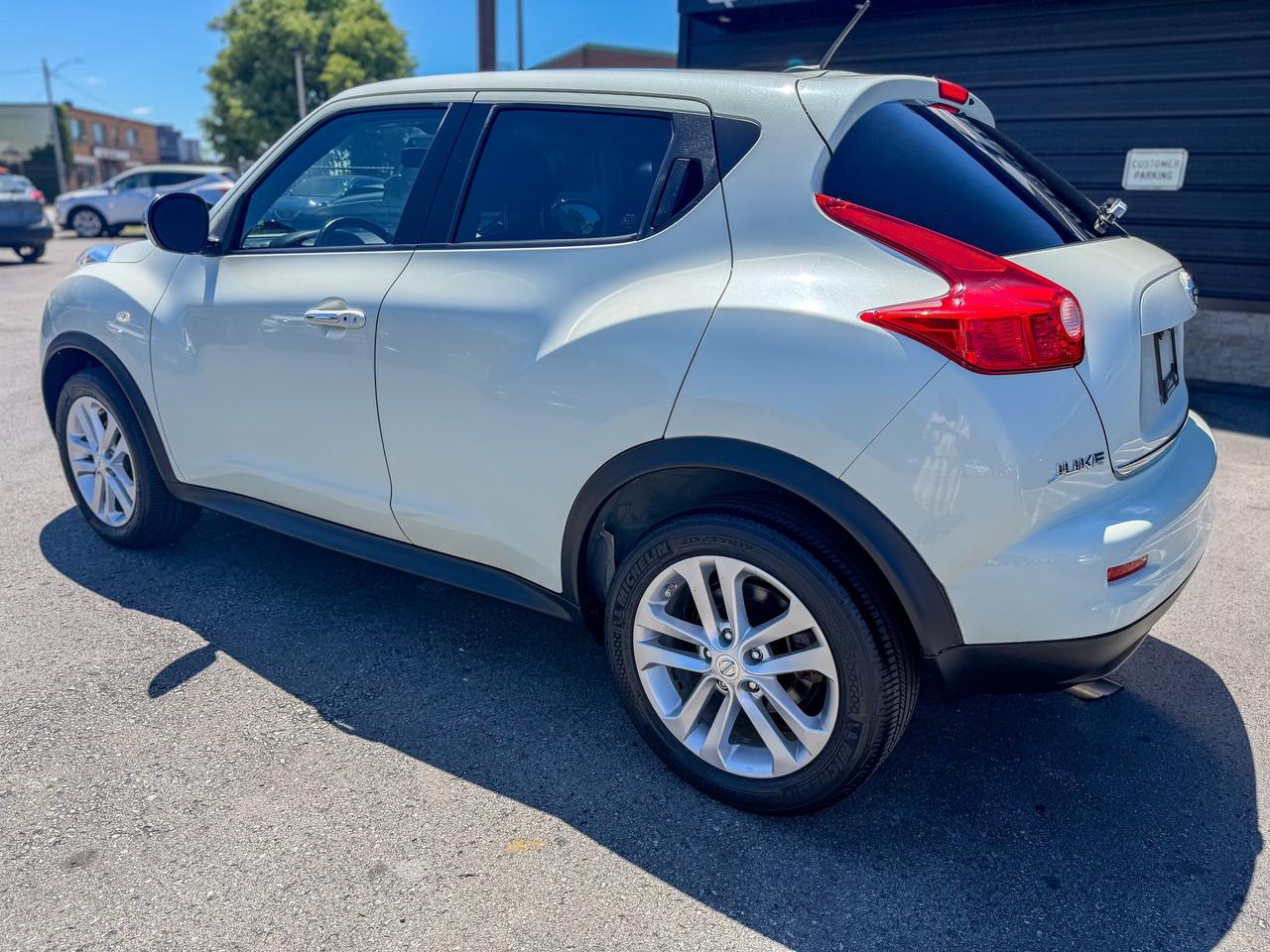 2011 Nissan Juke SL/LOW KM/NAVI/ROOF/LEATHER/NO ACCIDENTS Photo