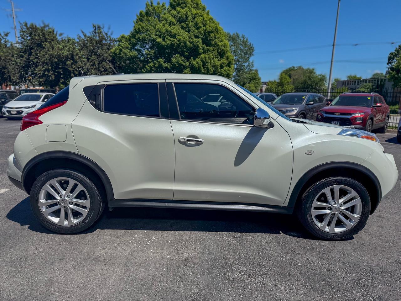 2011 Nissan Juke SL/LOW KM/NAVI/ROOF/LEATHER/NO ACCIDENTS Photo