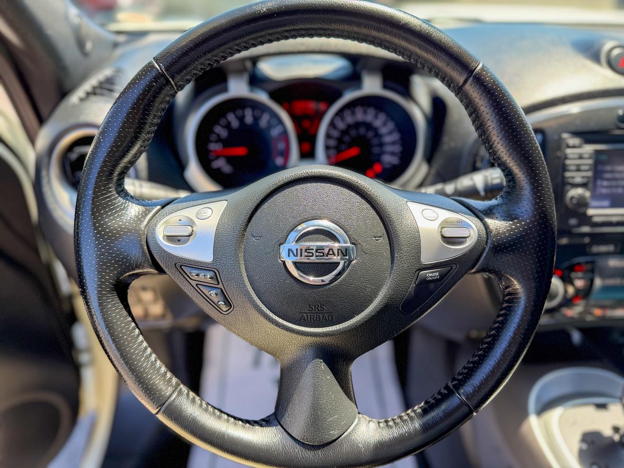 2011 Nissan Juke SL/LOW KM/NAVI/ROOF/LEATHER/NO ACCIDENTS Photo