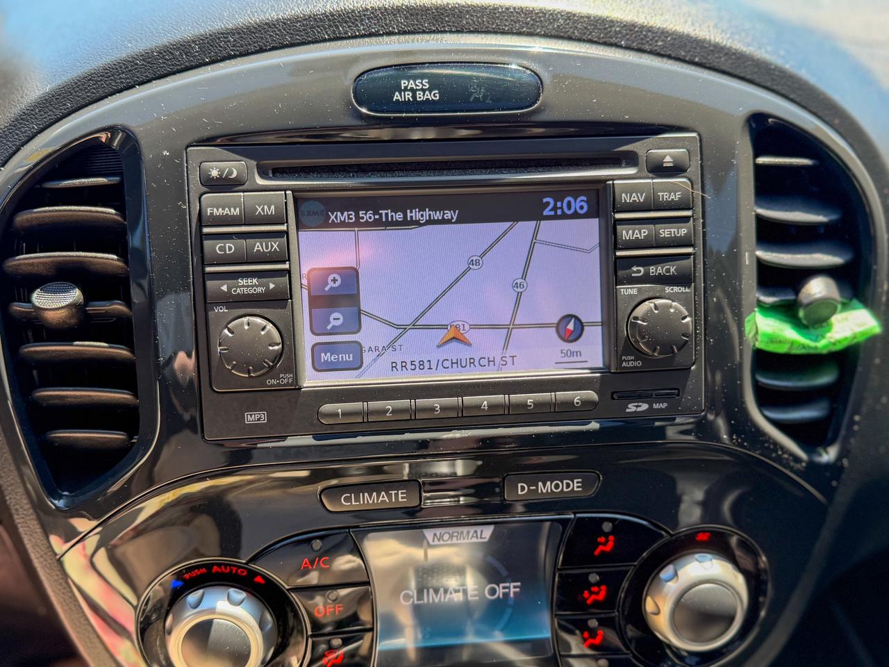 2011 Nissan Juke SL/LOW KM/NAVI/ROOF/LEATHER/NO ACCIDENTS Photo