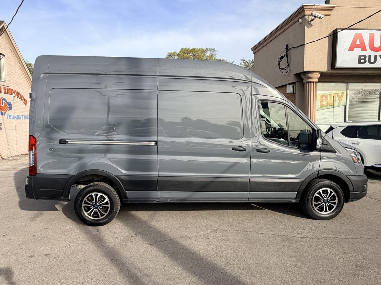 2022 Ford E-Transit Cargo Van T-350 148 HI RF 9500 GVWR RWD   Rev Cam Photo3