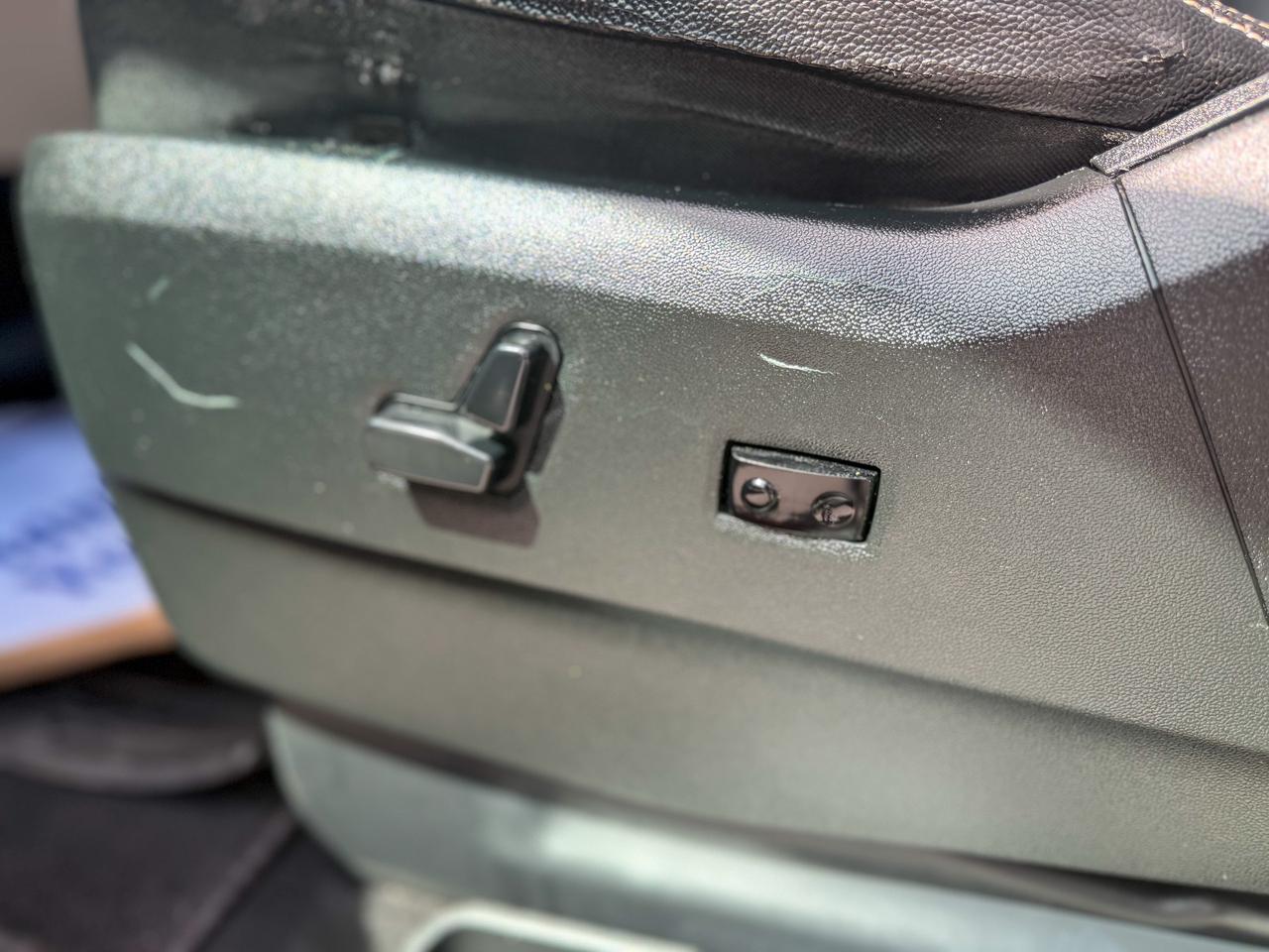 2017 Dodge Grand Caravan SXT Premium +/LEATHER/REMOTE/CAPTAIN CHAIRS/ECON Photo
