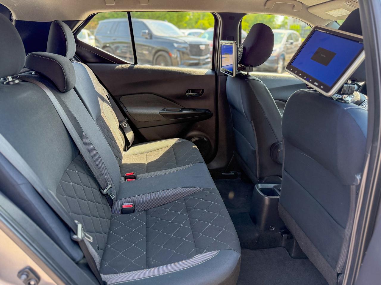 2018 Nissan Kicks SV/CAMERA/LOW KM/NO ACCIDENTS/1.6L/APPLE CARPLAY Photo