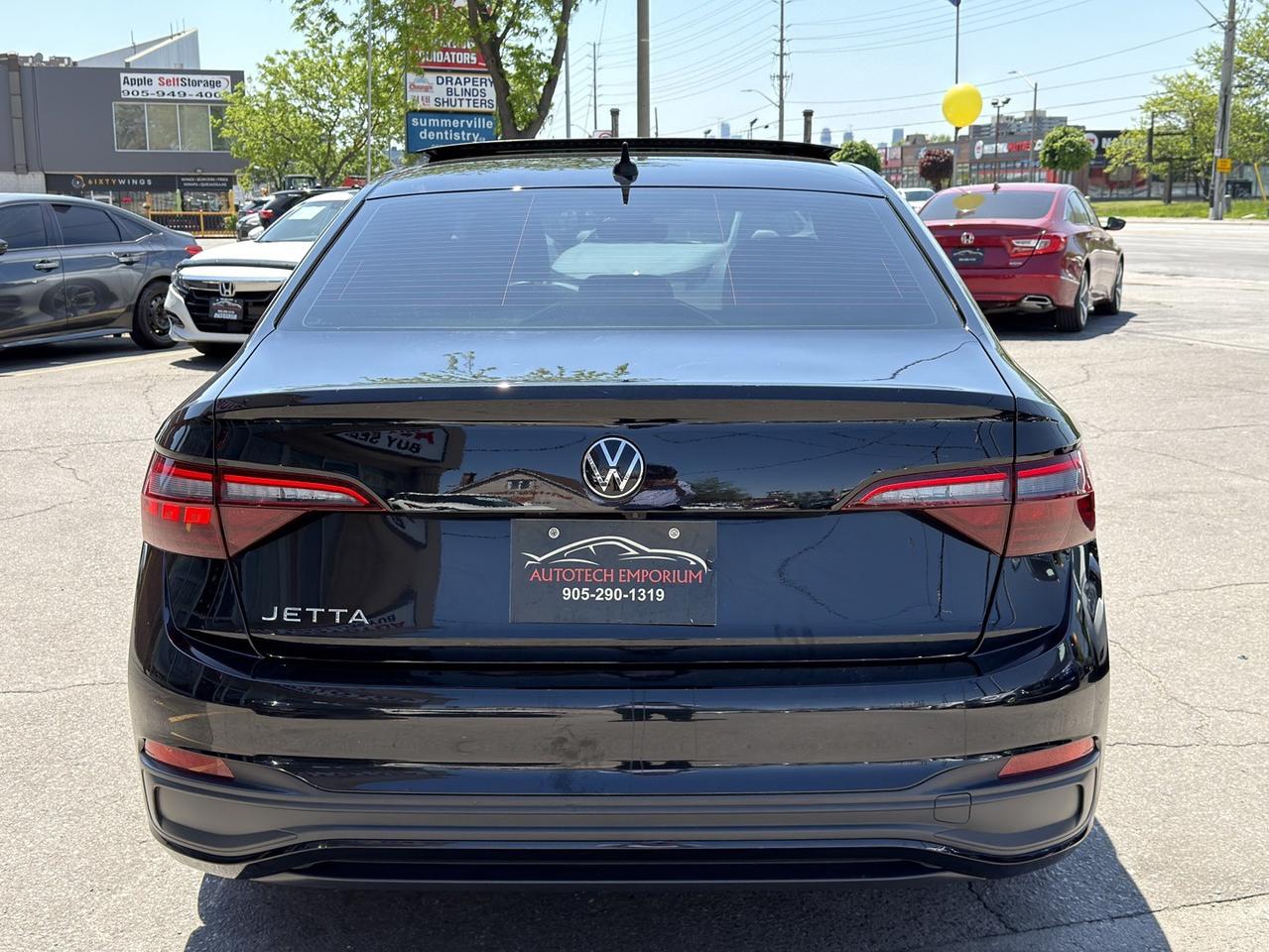 2023 Volkswagen Jetta Comfortline Sport   Leather   Sunroof   Ambient Li Photo