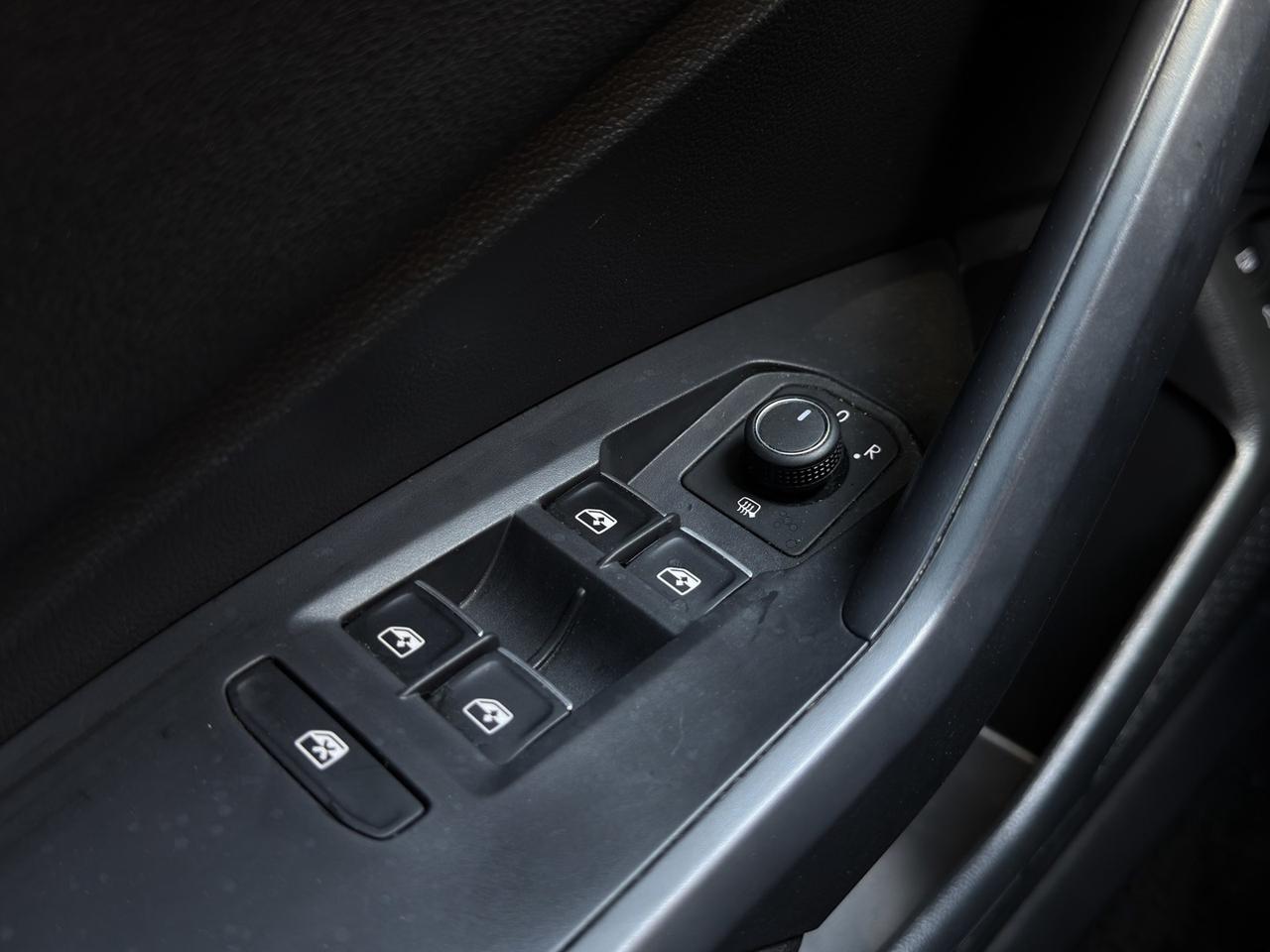 2023 Volkswagen Jetta Comfortline Sport   Leather   Sunroof   Ambient Li Photo