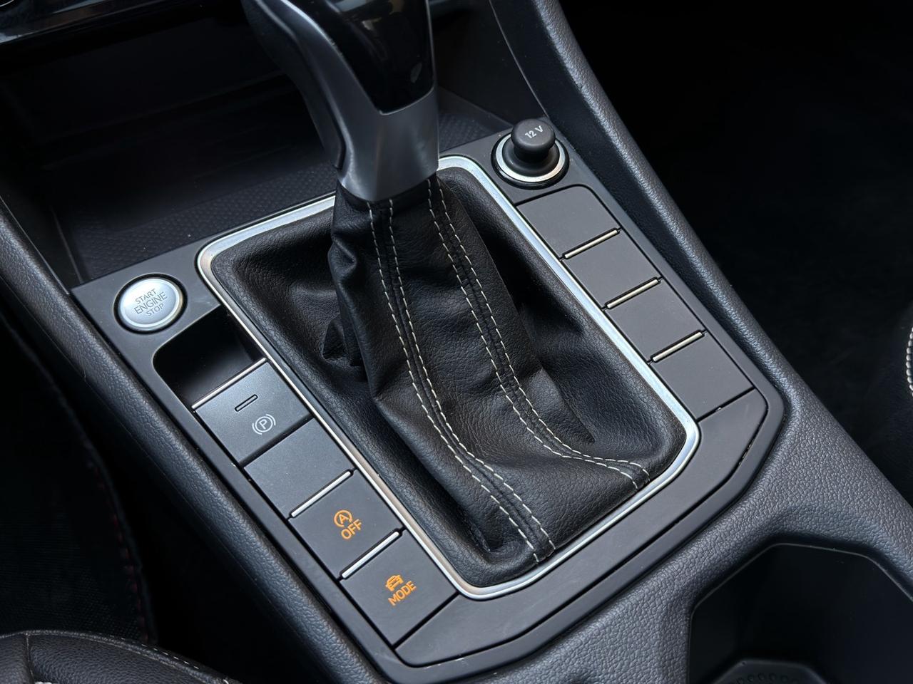 2023 Volkswagen Jetta Comfortline Sport   Leather   Sunroof   Ambient Li Photo