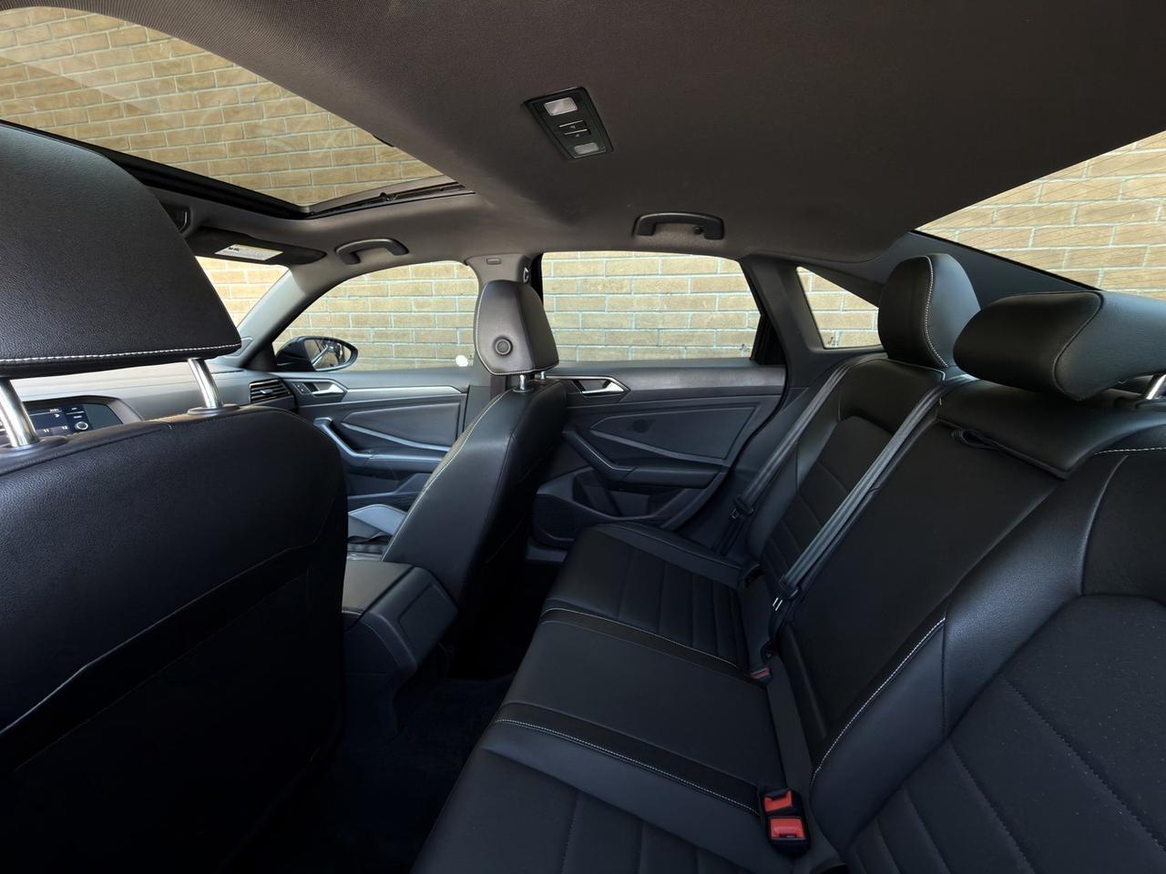 2023 Volkswagen Jetta Comfortline Sport   Leather   Sunroof   Ambient Li Photo