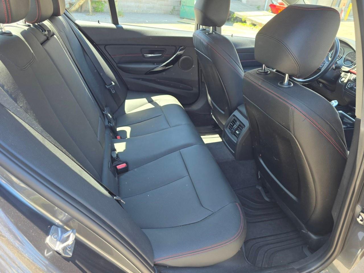 2014 BMW 3 Series 4dr Sdn 320i xDrive AWD Photo