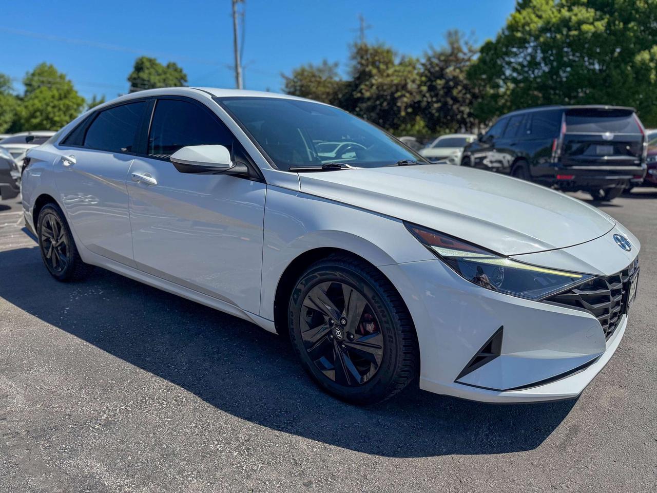 2023 Hyundai Elantra Preferred-Tech Pkg/NAVI/BSM/REMOTE/ROOF/CAMERA/2L Photo