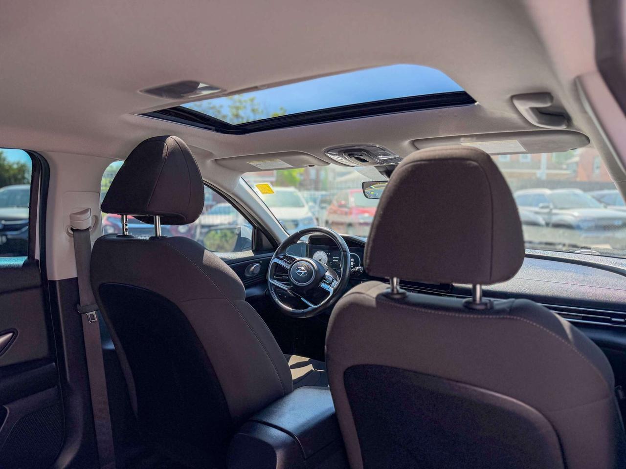 2023 Hyundai Elantra Preferred-Tech Pkg/NAVI/BSM/REMOTE/ROOF/CAMERA/2L Photo