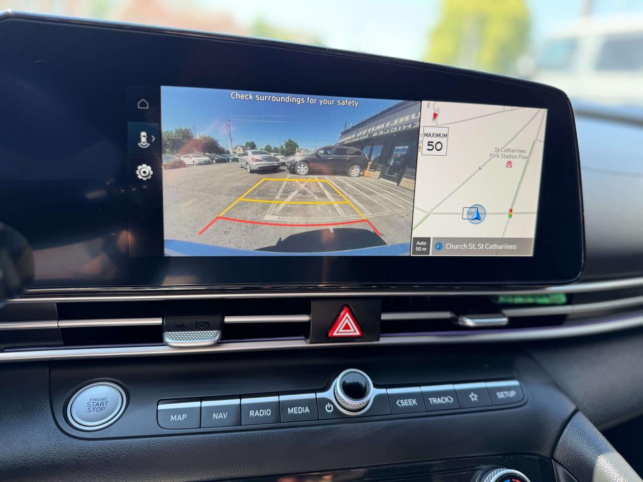 2023 Hyundai Elantra Preferred-Tech Pkg/NAVI/BSM/REMOTE/ROOF/CAMERA/2L Photo
