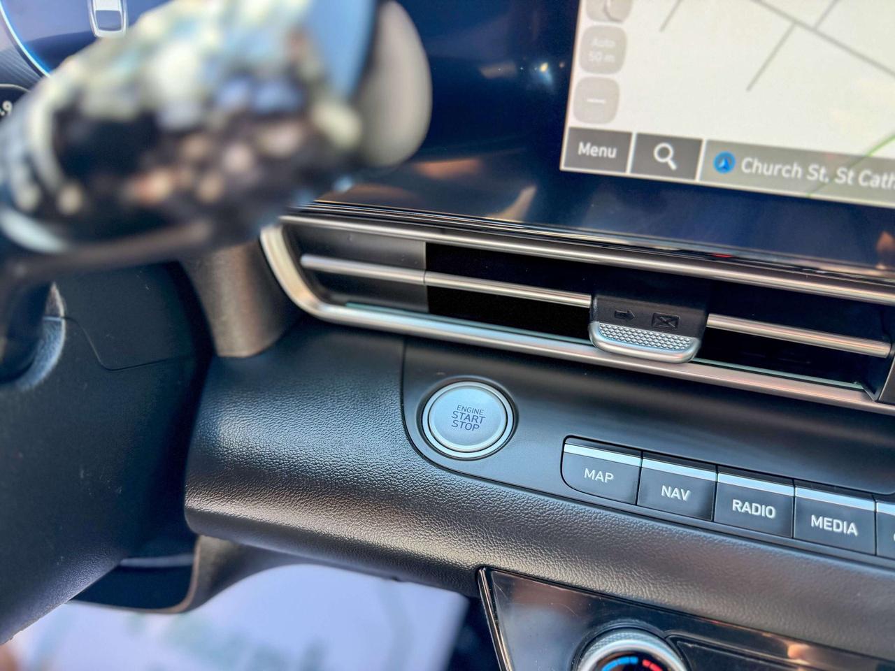 2023 Hyundai Elantra Preferred-Tech Pkg/NAVI/BSM/REMOTE/ROOF/CAMERA/2L Photo