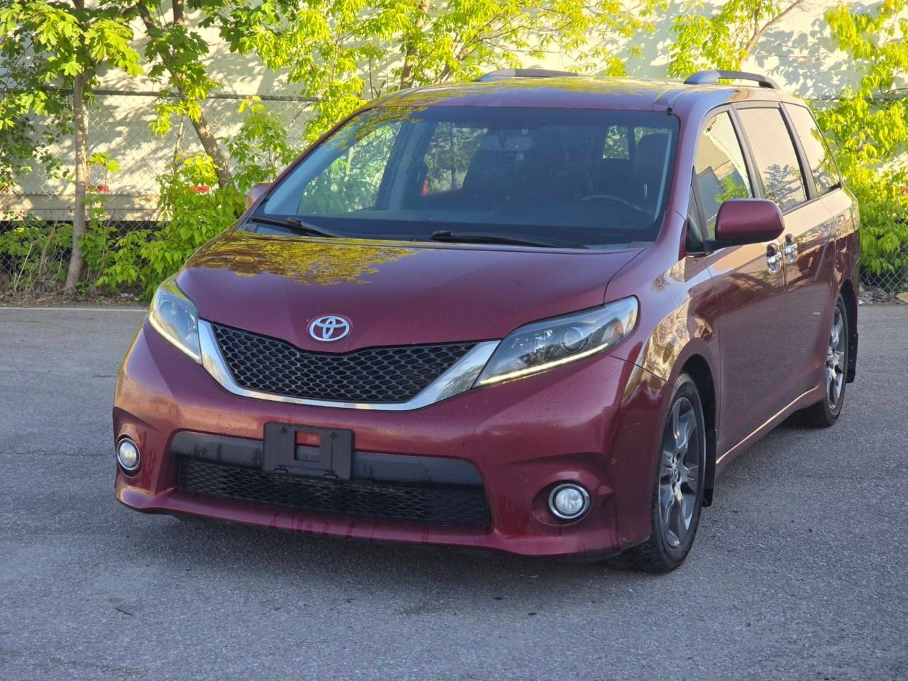 2015 Toyota Sienna 5DR SE 8-PASS FWD Photo0
