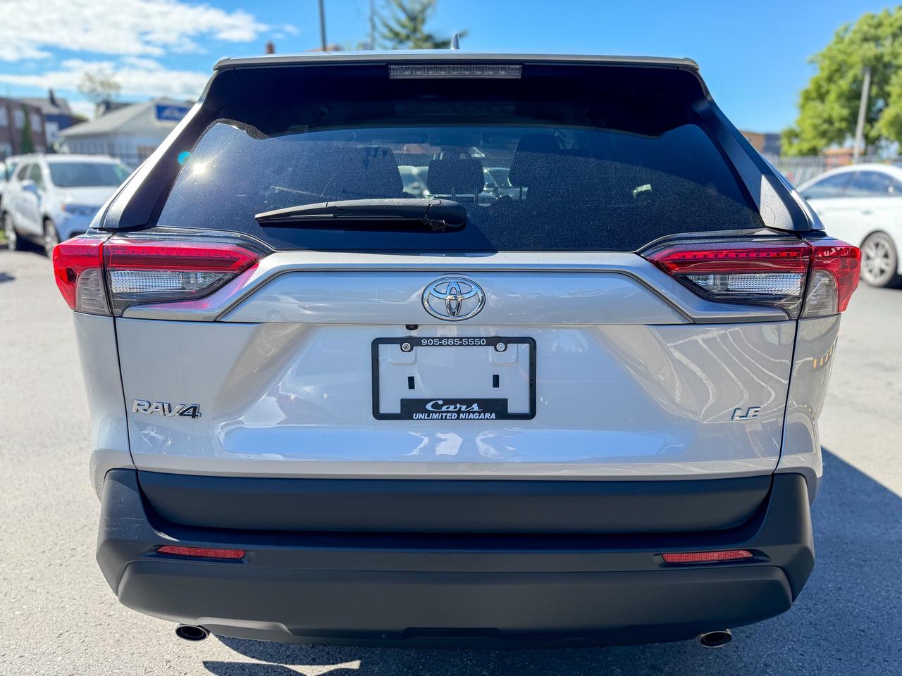 2021 Toyota RAV4 LE/1 OWNER/BSM/ACC/CAMERA/APPLE CARPLAY/2.5L Photo