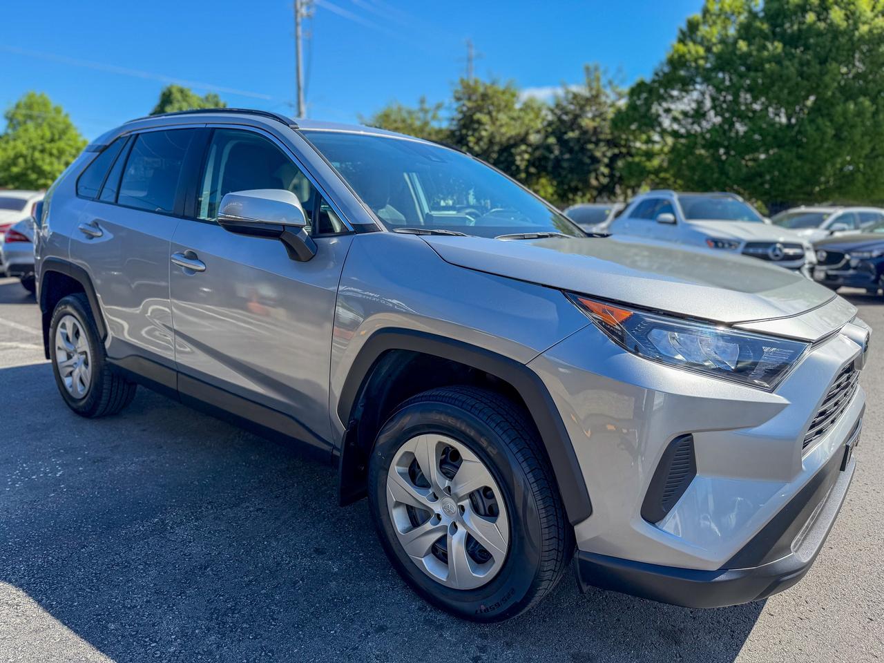 2021 Toyota RAV4 LE/1 OWNER/BSM/ACC/CAMERA/APPLE CARPLAY/2.5L Photo