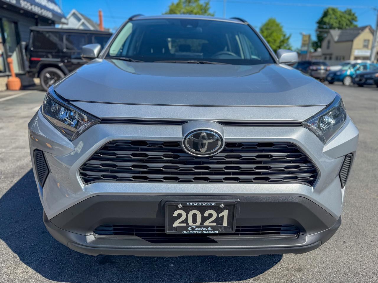 2021 Toyota RAV4 LE/1 OWNER/BSM/ACC/CAMERA/APPLE CARPLAY/2.5L Photo