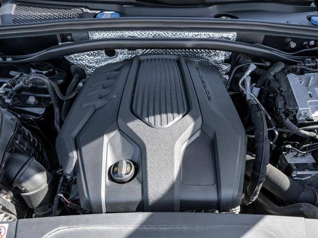 2023 Porsche Macan AWD CPO Premium Pkg Plus Porsche Torque Vectoring Photo