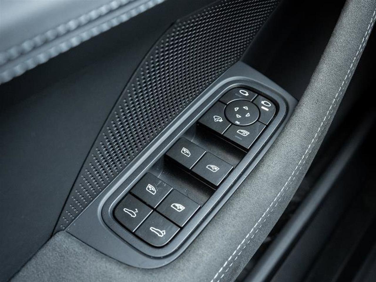 2025 Porsche Panamera GTS AWD Premium Pkg Assistance Pkg Power Sunblind Photo
