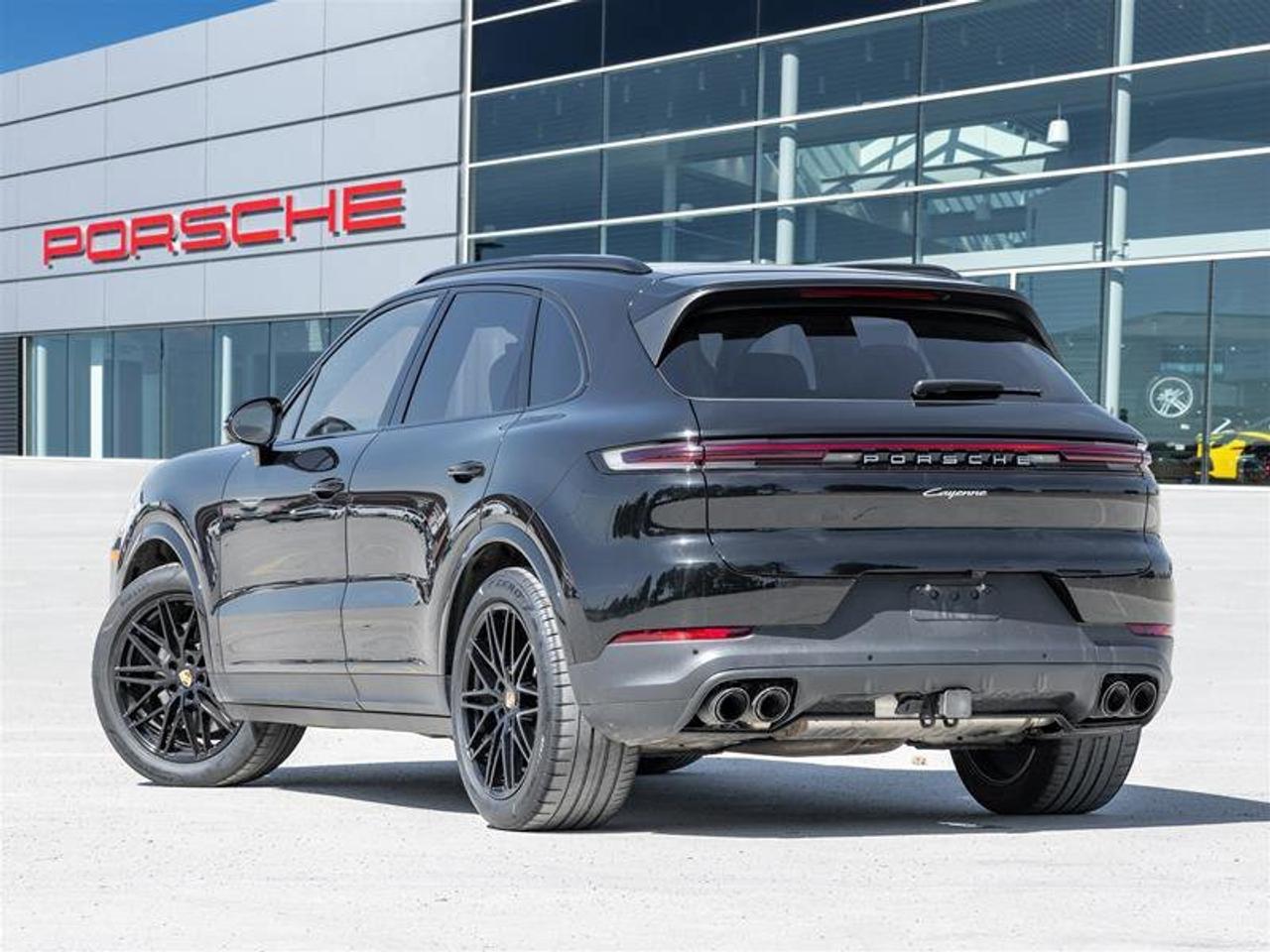 2024 Porsche Cayenne AWD Premium Pkg Plus Sport Tailpipes in Dark Bronz Photo2