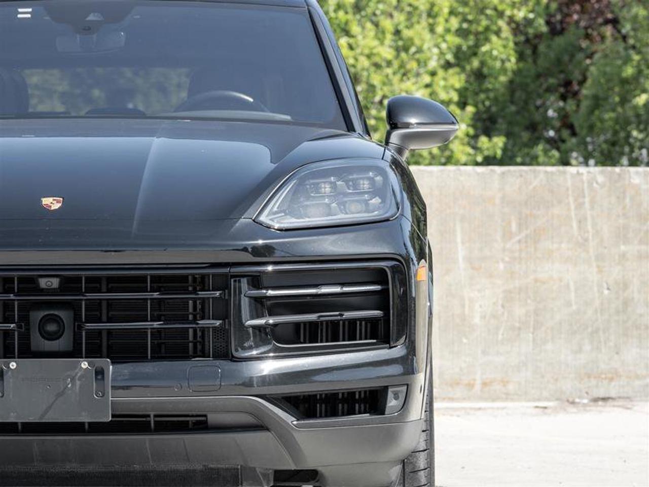 2024 Porsche Cayenne AWD Premium Pkg Plus Sport Tailpipes in Dark Bronz Photo