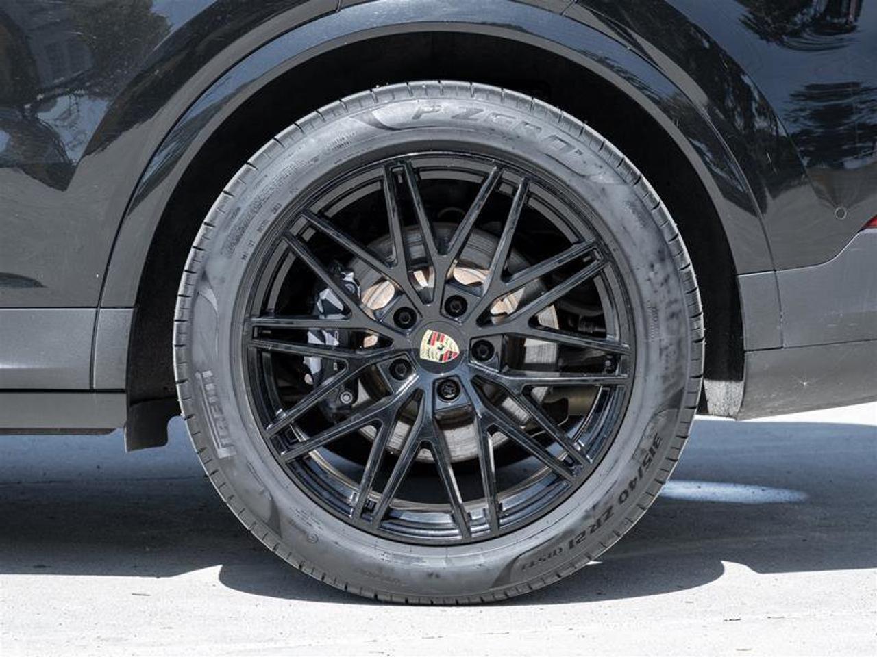 2024 Porsche Cayenne AWD Premium Pkg Plus Sport Tailpipes in Dark Bronz Photo