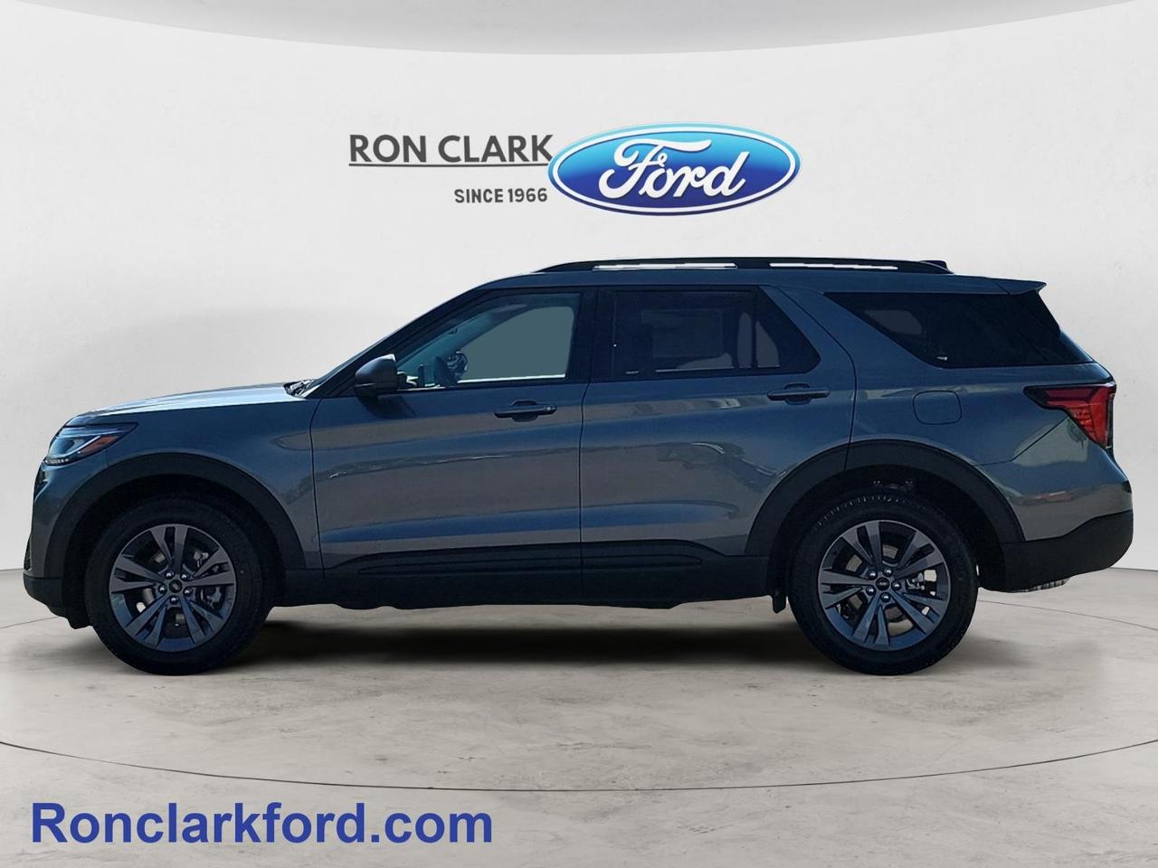 2026 Ford Explorer Active 4dr 4x4 Photo3