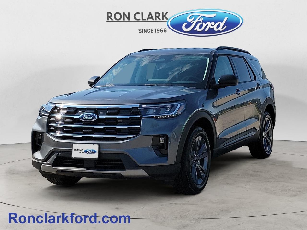 2026 Ford Explorer Active 4dr 4x4 Photo2
