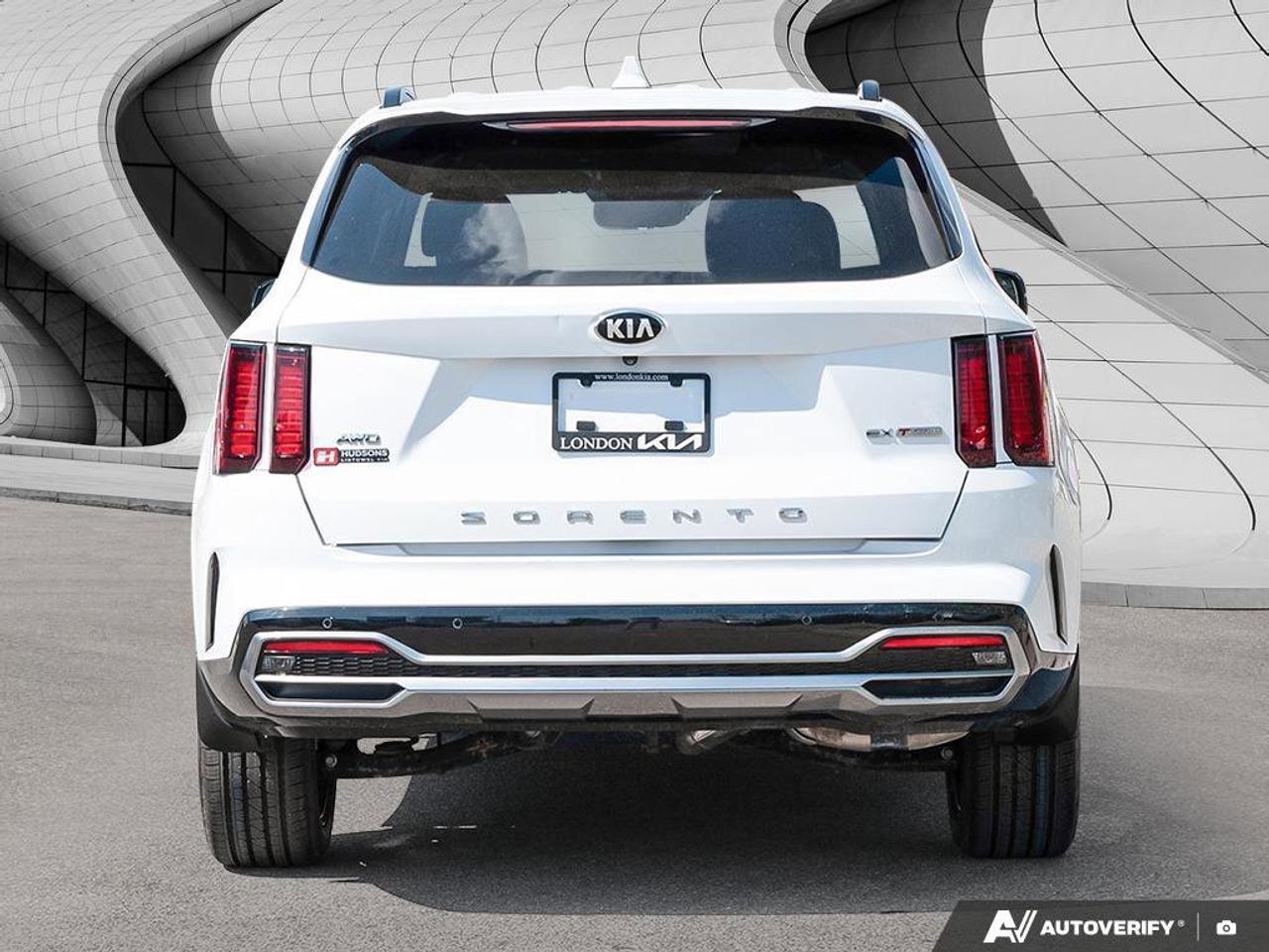 2021 Kia Sorento EX Photo3