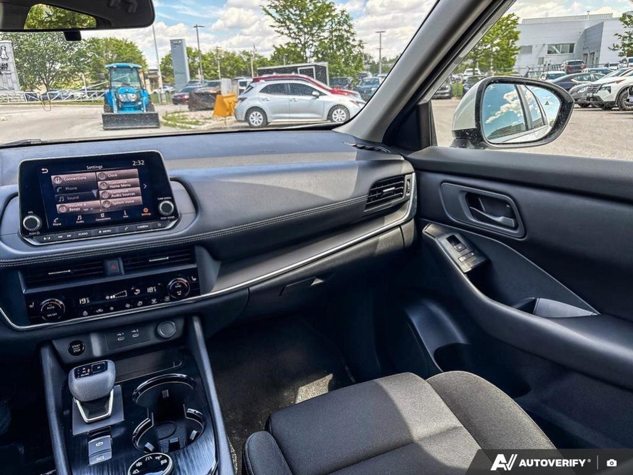 2024 Nissan Rogue S Photo