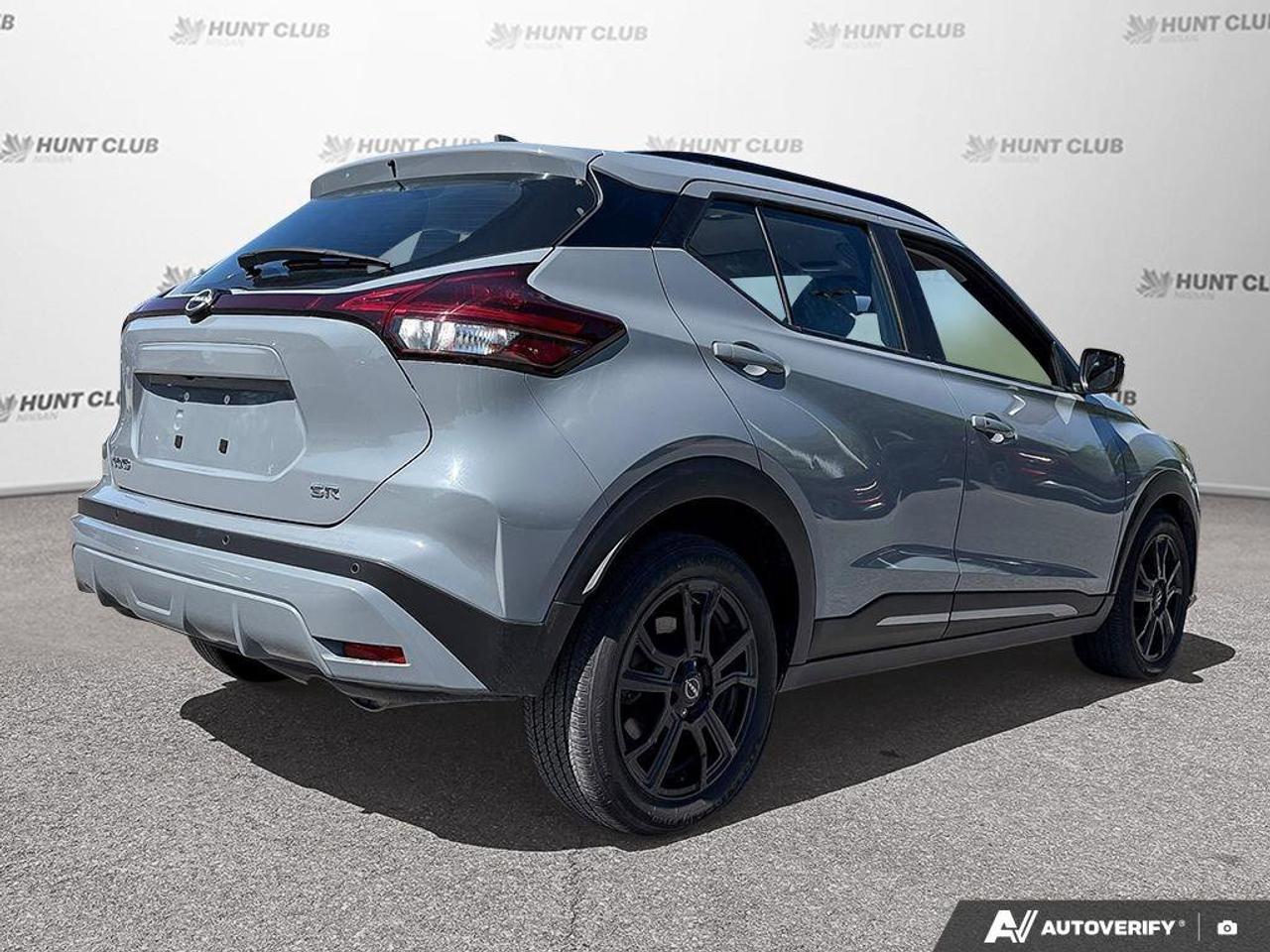 2024 Nissan Kicks SR Photo