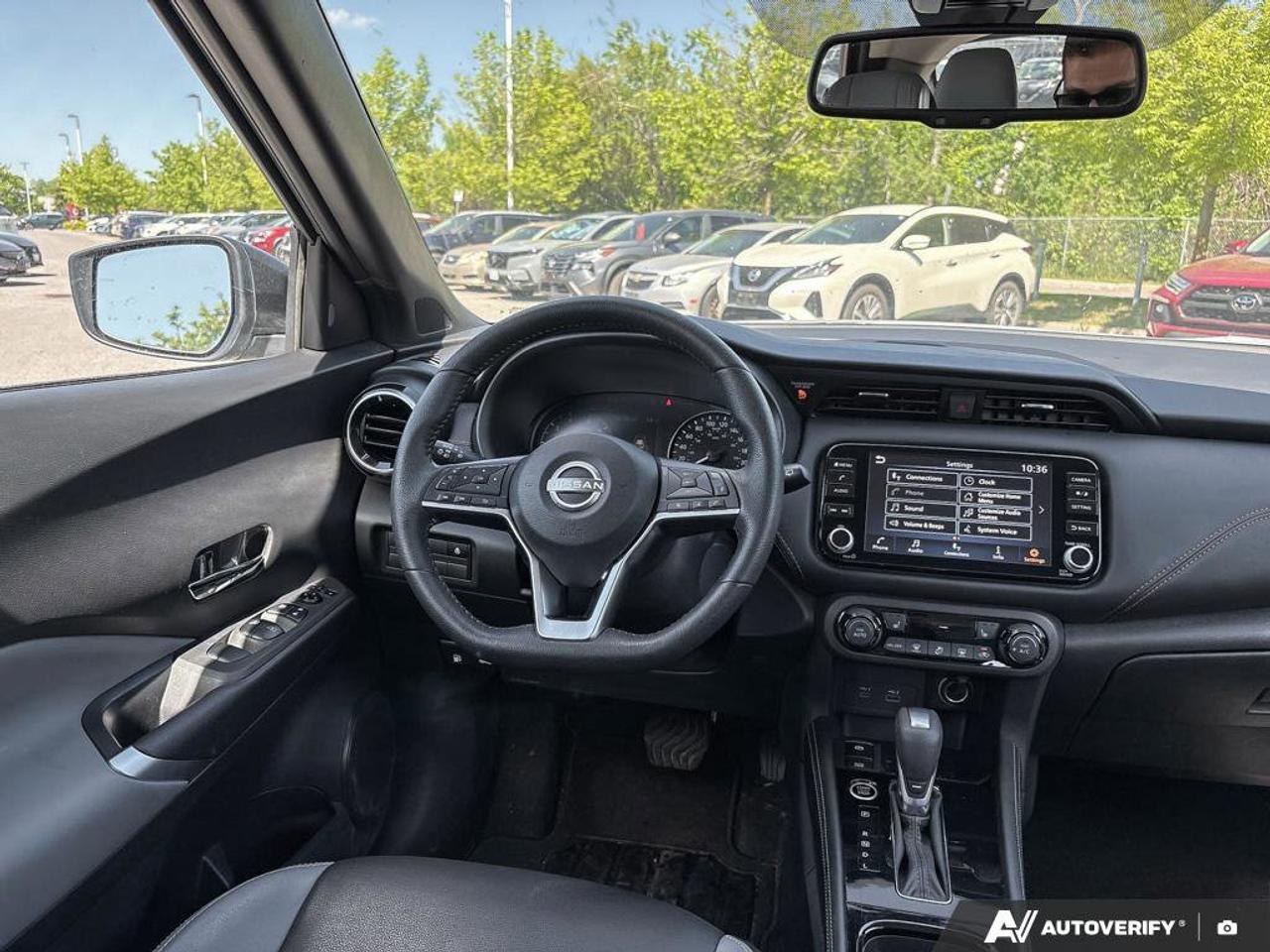 2024 Nissan Kicks SR Photo