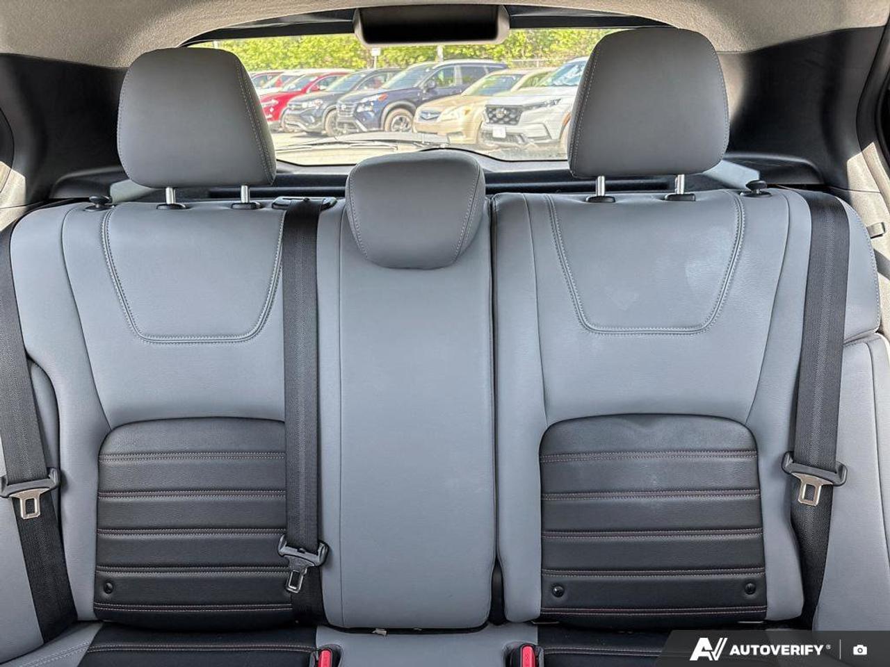 2024 Nissan Kicks SR Photo