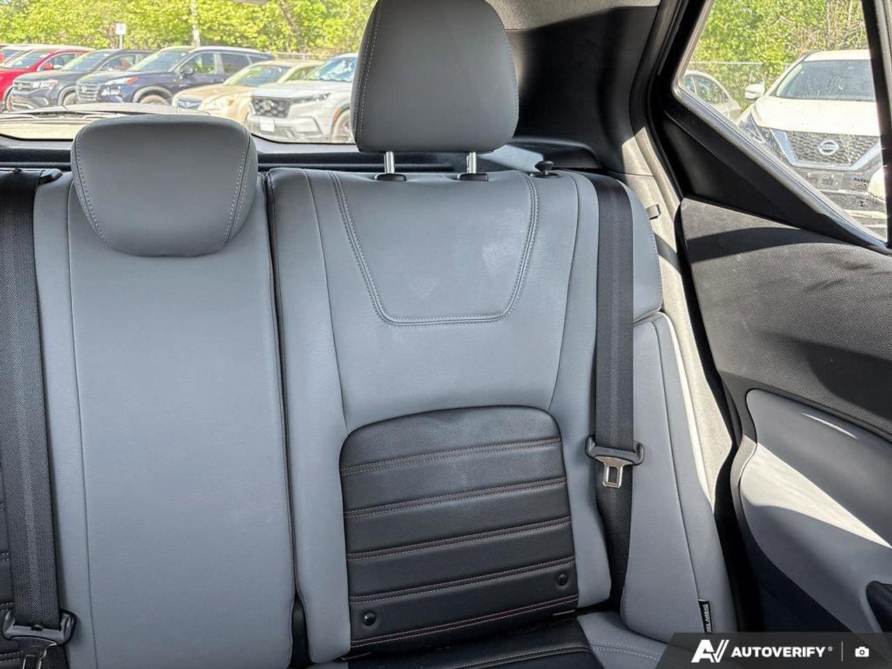 2024 Nissan Kicks SR Photo