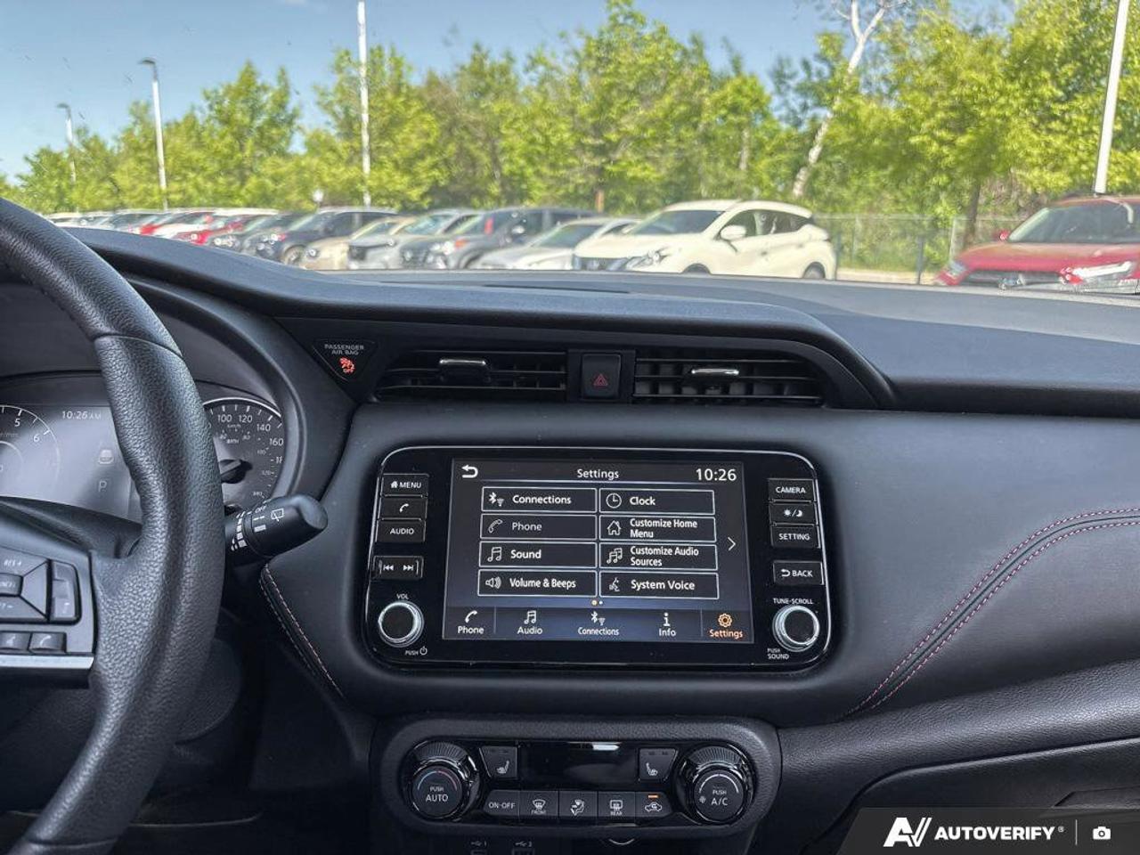 2024 Nissan Kicks SR Photo