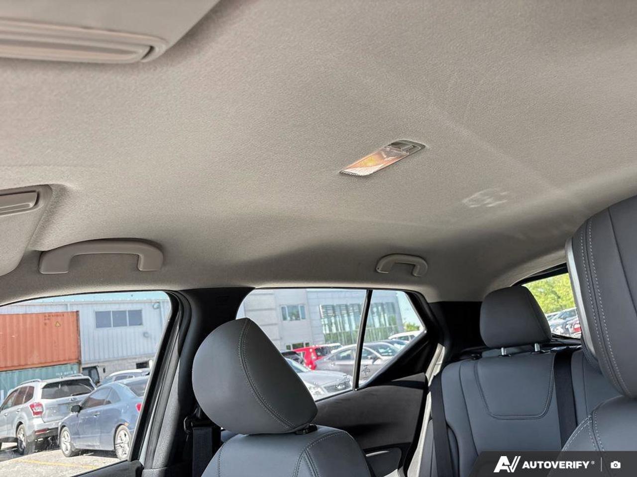 2024 Nissan Kicks SR Photo