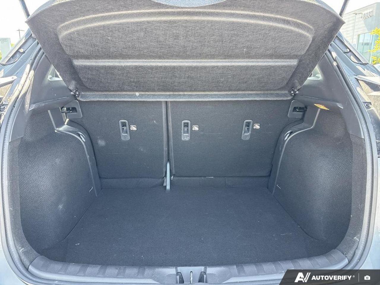 2024 Nissan Kicks SR Photo
