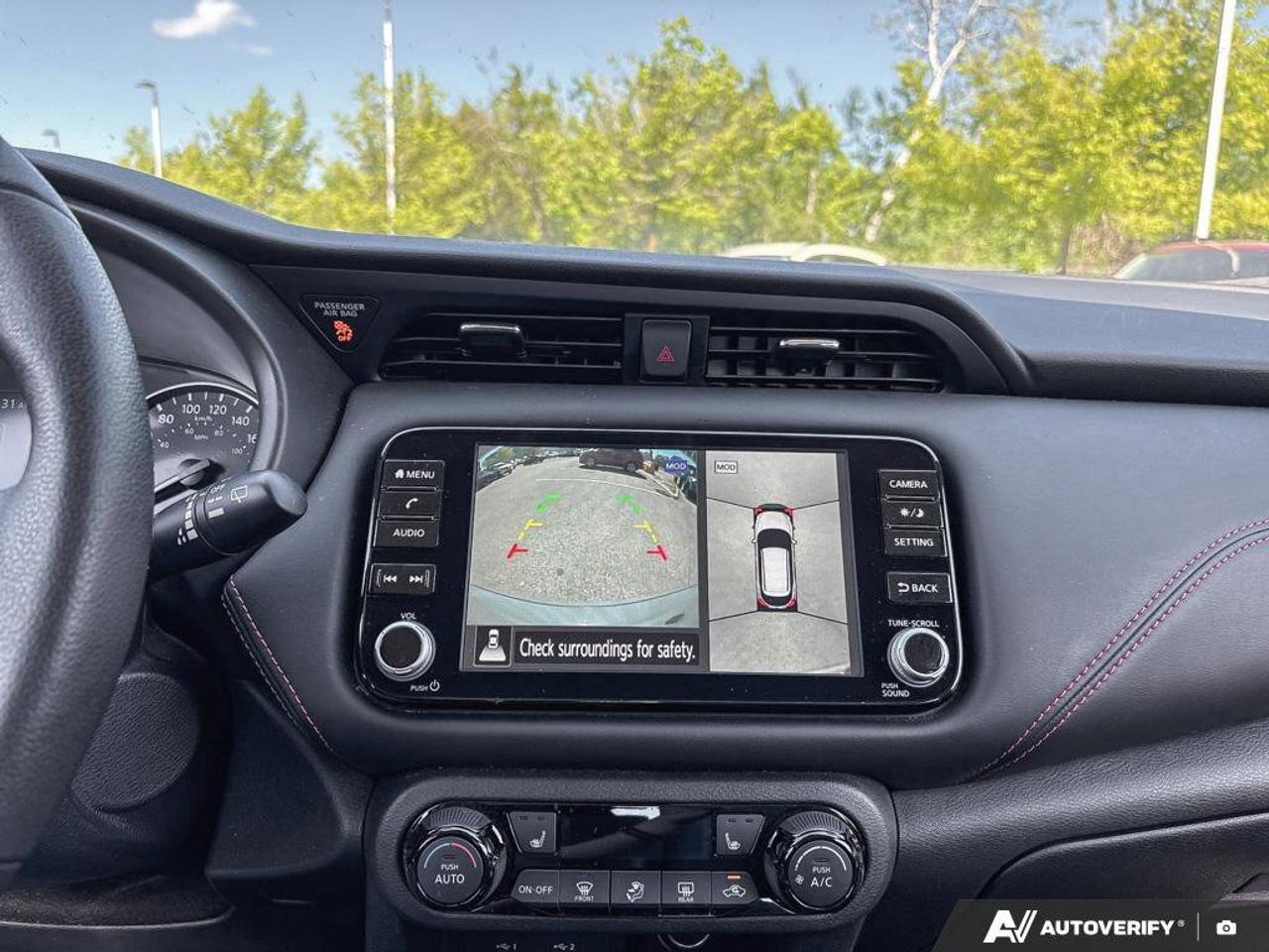 2024 Nissan Kicks SR Photo