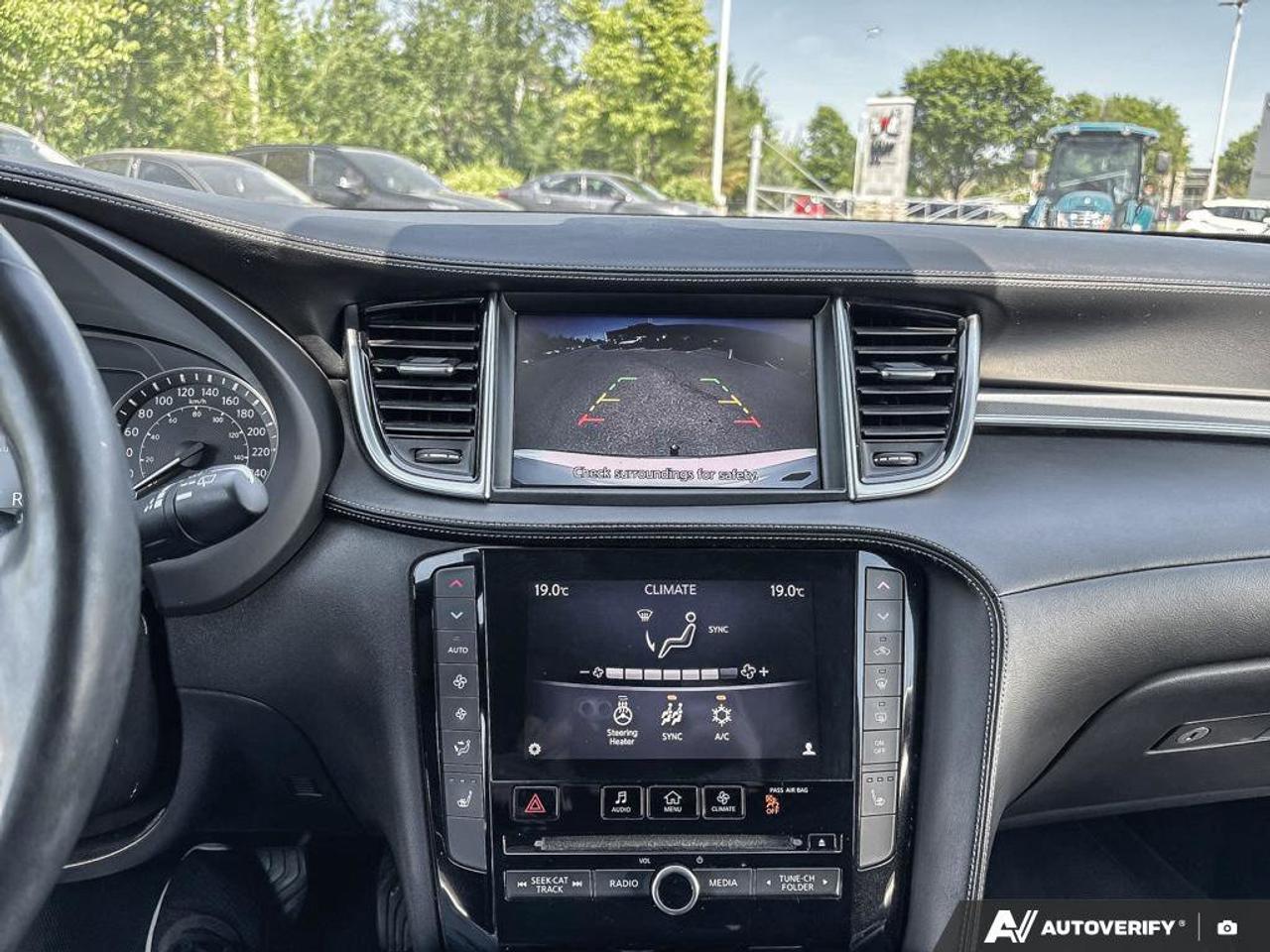 2019 Infiniti QX50 LUXE Photo