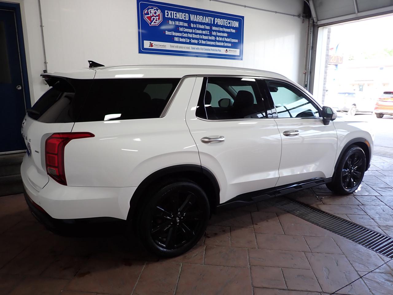 2023 Hyundai PALISADE Urban 8- PASS AWD LEATHER NAVI SUNROOF Photo