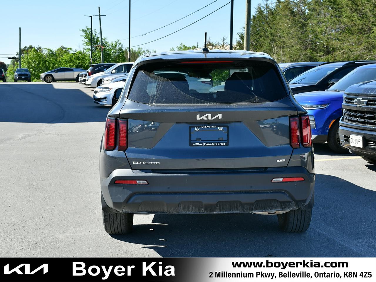 2023 Kia Sorento 2.5L LX Premium Photo4