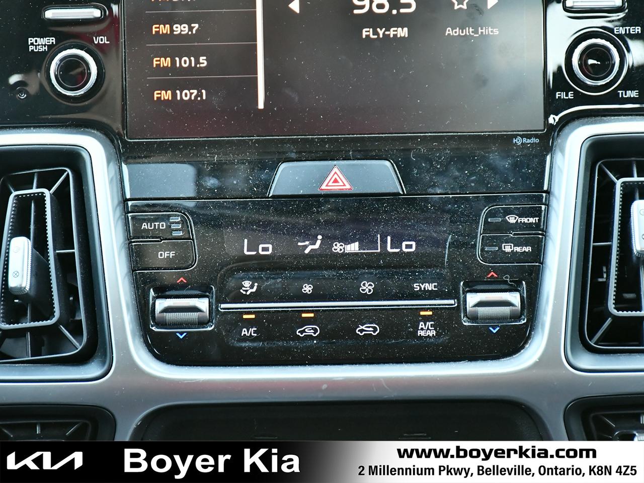 2023 Kia Sorento 2.5L LX Premium Photo