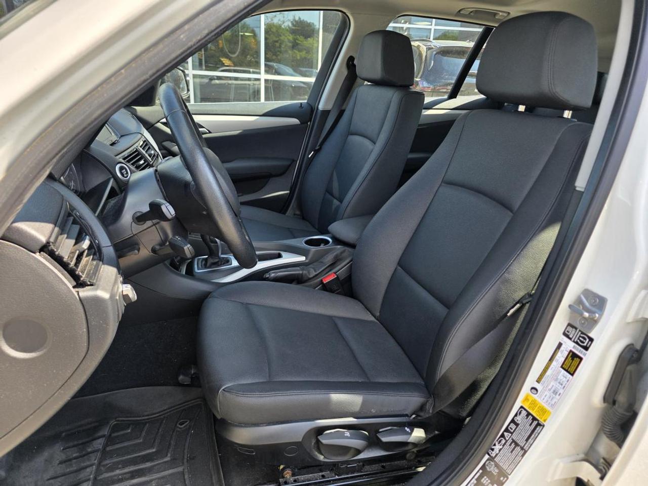 2015 BMW X1 AWD PANORAMIS ROOF CLEAN CARFAX Photo