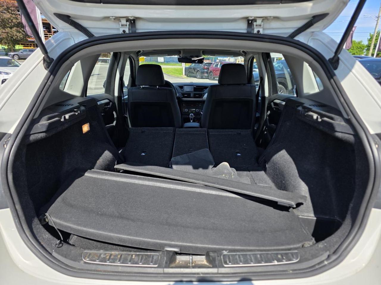 2015 BMW X1 AWD PANORAMIS ROOF CLEAN CARFAX Photo