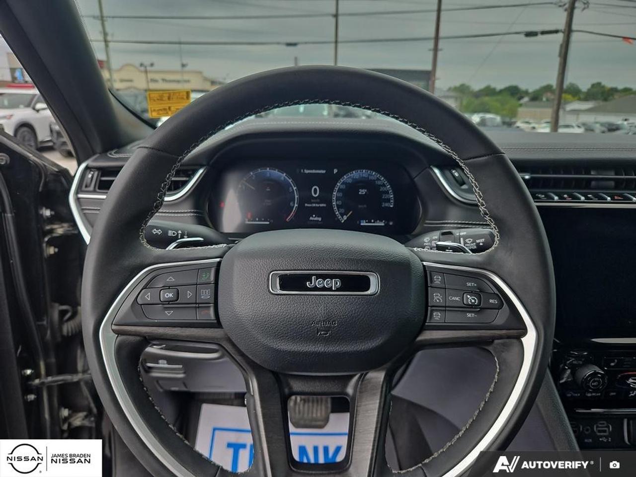 2024 Jeep Grand Cherokee LIMITED 4X4 Photo