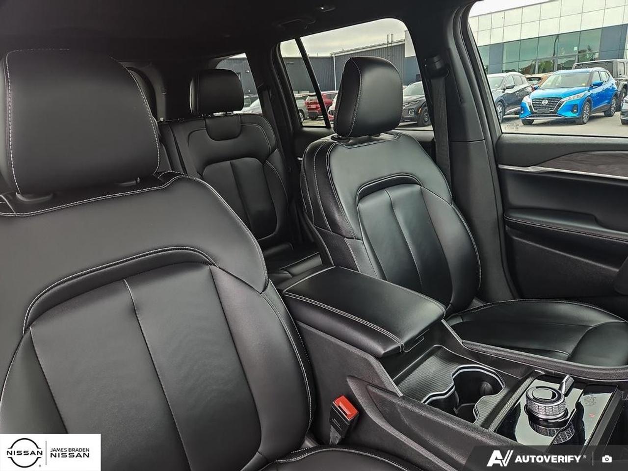 2024 Jeep Grand Cherokee LIMITED 4X4 Photo