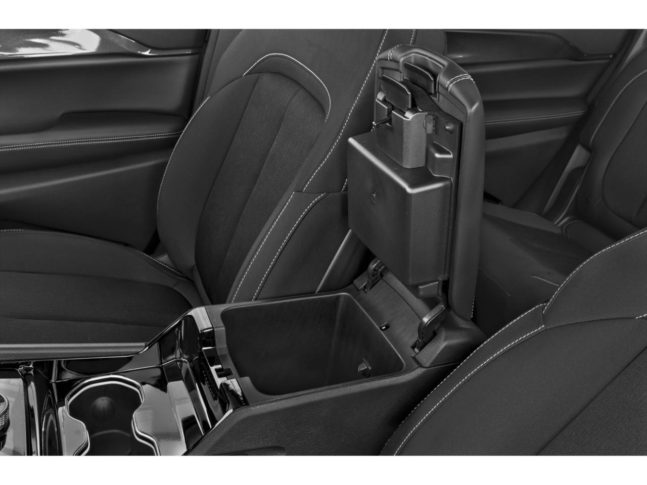 2024 Jeep Grand Cherokee L Laredo 4dr 4x4 Photo