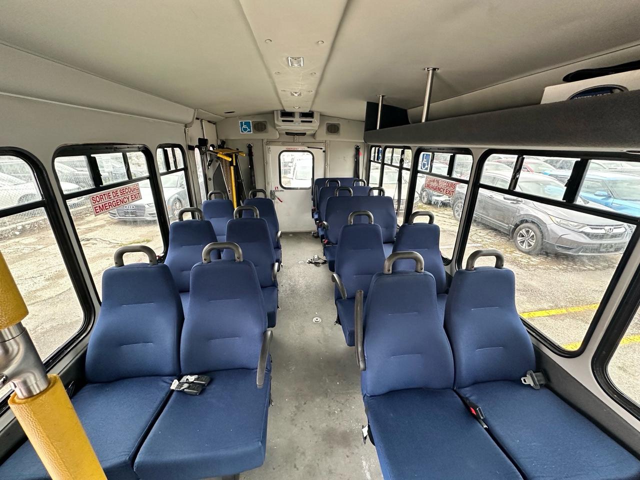 2012 Ford Econoline E-450 Super Duty 158 DRW ~ 16 Passenger ~ Wheelcha Photo