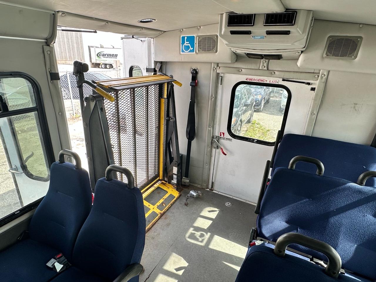 2012 Ford Econoline E-450 Super Duty 158 DRW ~ 16 Passenger ~ Wheelcha Photo