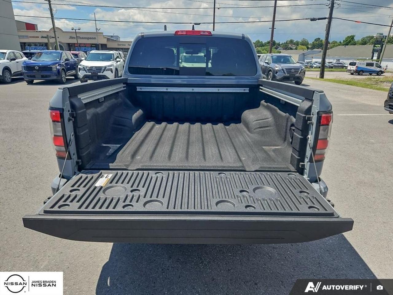 2025 Nissan Frontier Crew Cab 4x4 PRO-4X Photo