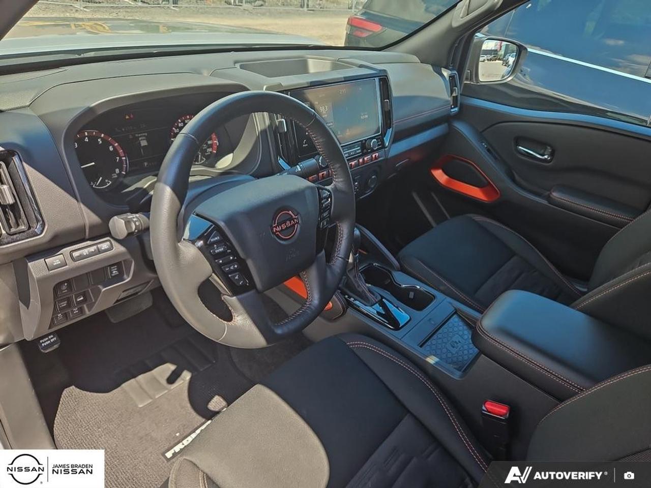 2025 Nissan Frontier Crew Cab 4x4 PRO-4X Photo